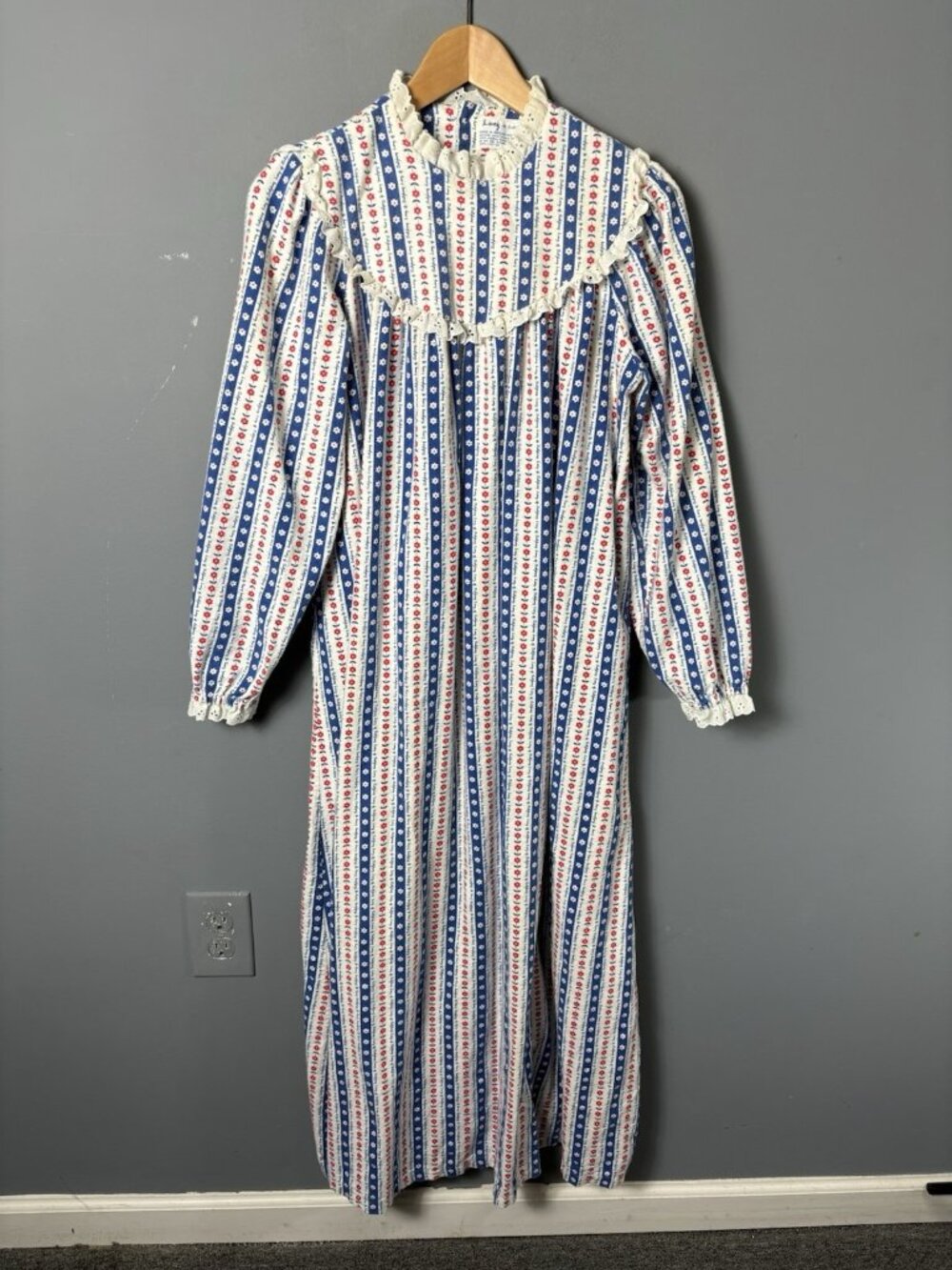 Vintage 80s LANZ OF SALZBURG Womens S Classic Flannel Nightgown